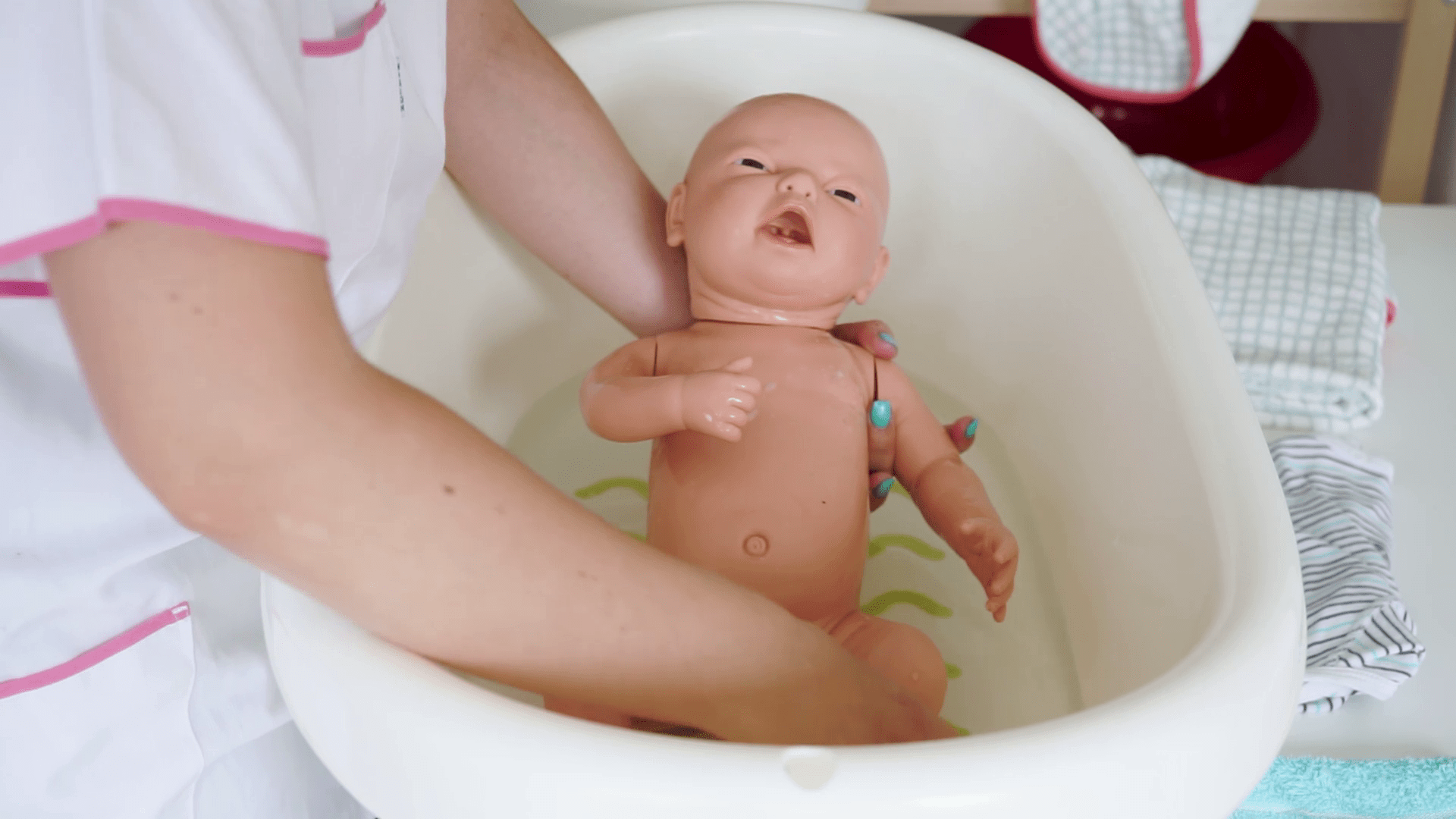 Bain du bébé, formation petite enfance